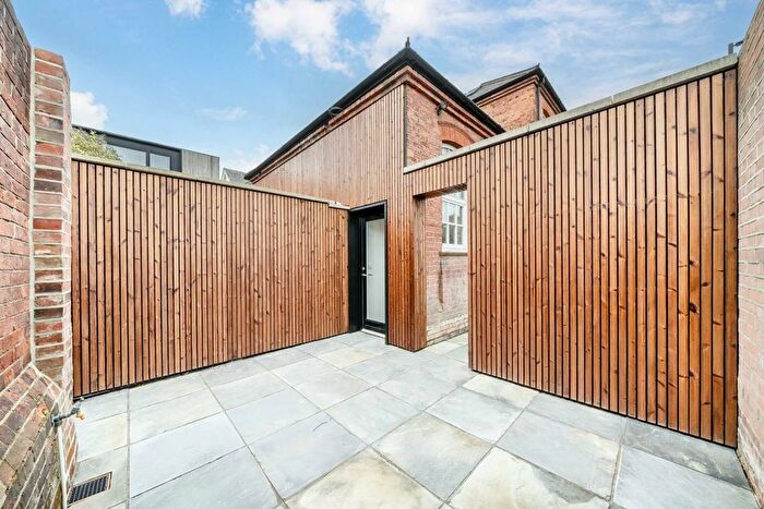 3 Bedroom Semi-Detached House To Rent In Combedale Road, London, SE10