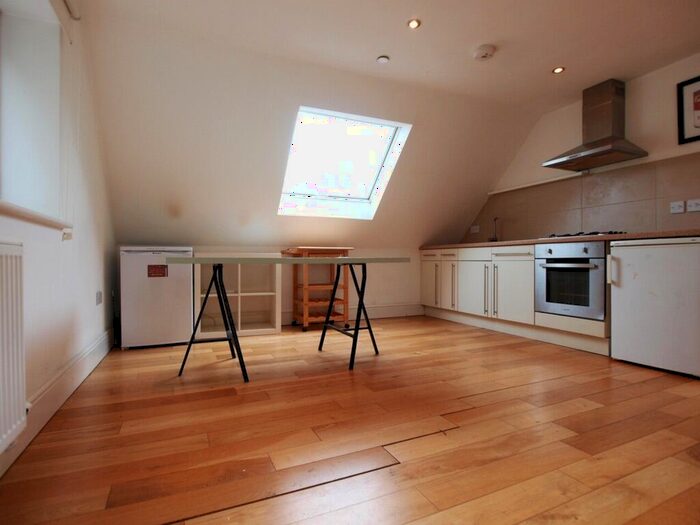 3 Bedroom Flat To Rent In Old Dairy, Daleview Road, Manor House, N15