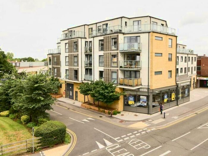 1 Bedroom Flat To Rent In Hepworth Way, Walton-On-Thames, KT12