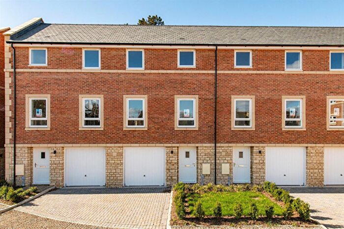 4 Bedroom Terraced House For Sale In Polebarn Road, Trowbridge, BA14