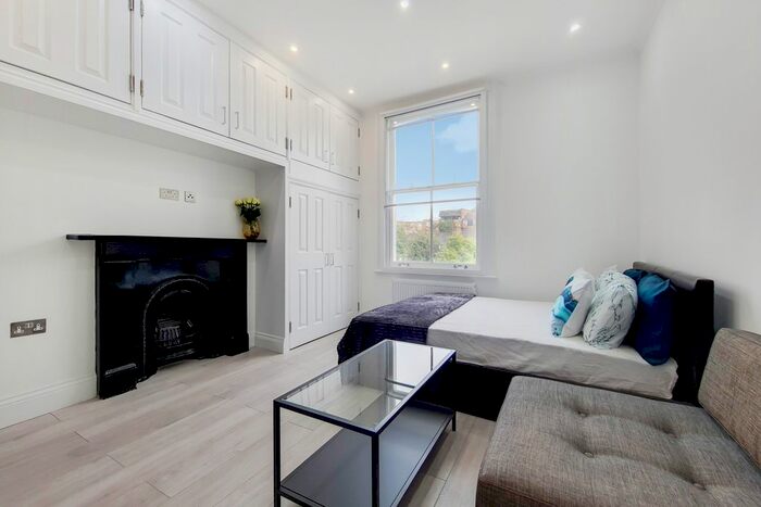 Studio To Rent In Hogarth Road, London, SW5