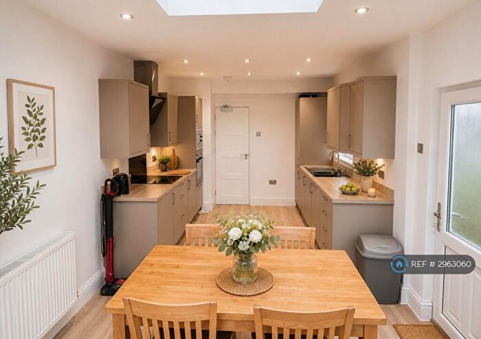 3 Bedroom Terraced House To Rent In Oldfield Road, Bristol, BS8