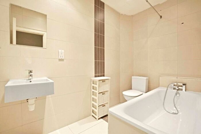 1 Bedroom Flat To Rent In Golders Green Road, Golders Green, NW11