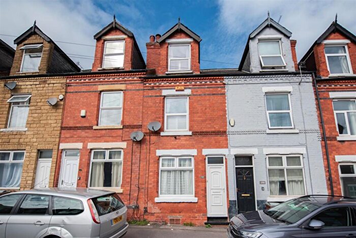 3 Bedroom Terraced House To Rent In Jubilee Street, Nottingham, NG2