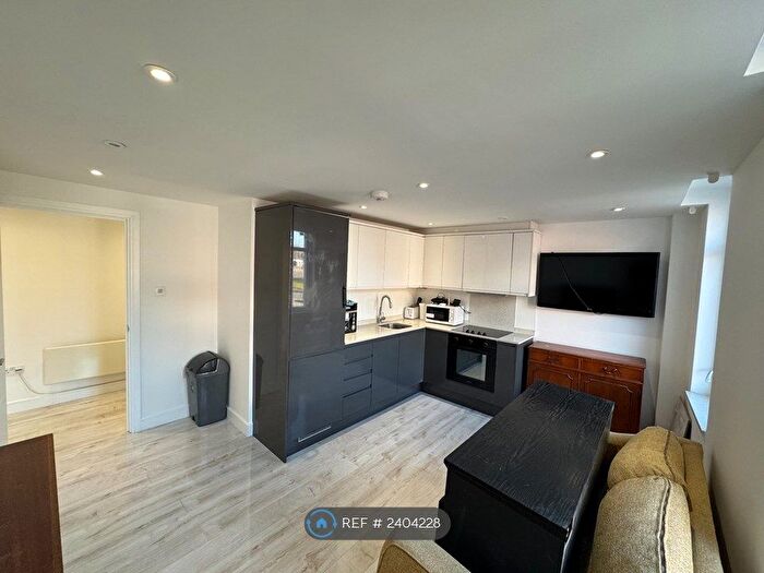 1 Bedroom Flat To Rent In Castle Street, Reading, RG1