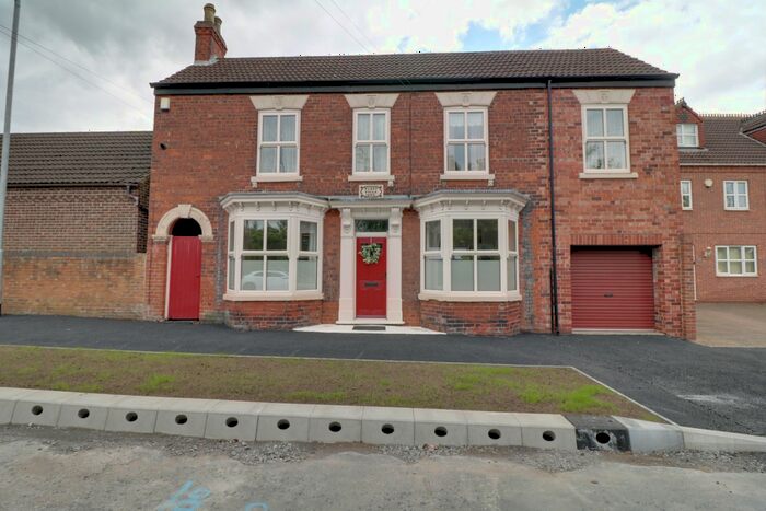 3 Bedroom Character Property For Sale In Godnow Road, Crowle, Scunthorpe, DN17