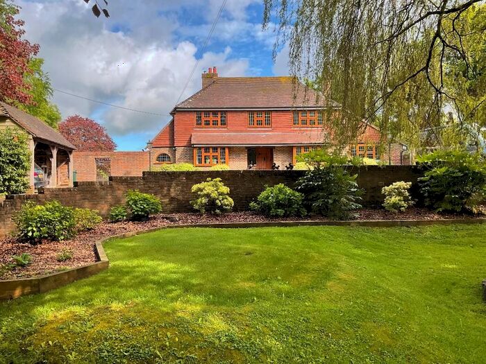 4 Bedroom Detached House For Sale In Grove Hill, Hellingly, East Sussex, BN27