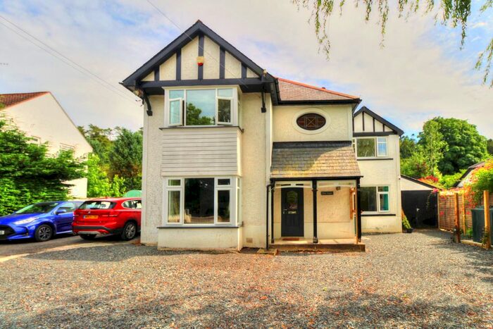 3 Bedroom Detached House For Sale In Carmarthen Road, Newcastle Emlyn, SA38