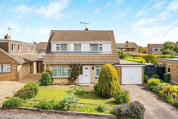 3 Bedroom Detached House For Sale In West Way, Lechlade, Gloucestershire, GL7