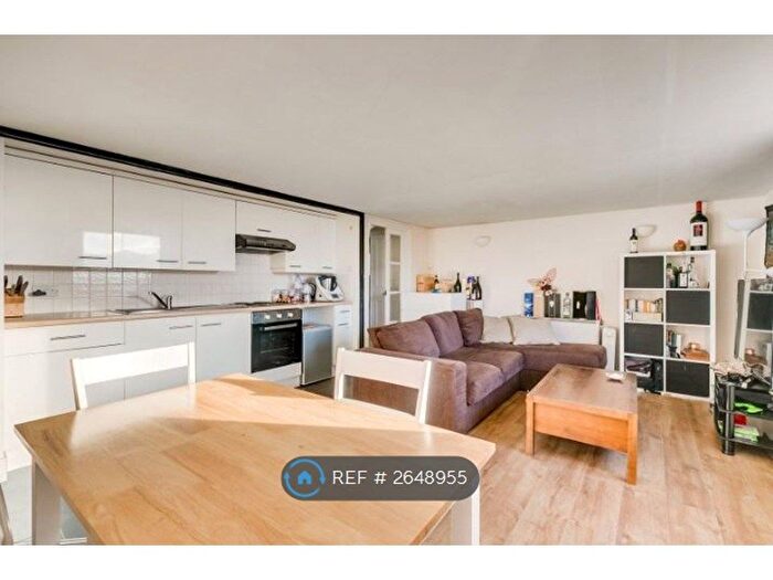 1 Bedroom Flat To Rent In Park South, London, SW11