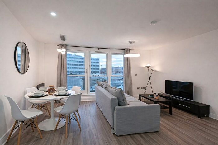 2 Bedroom Flat To Rent In Temple Street, Temple House, B2