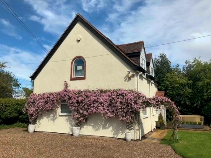 2 Bedroom Cottage To Rent In The Cottage, Seafield Lane, Portway, B48
