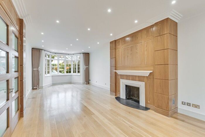 5 Bedroom Property To Rent In Farm Avenue, The Hocrofts, NW2