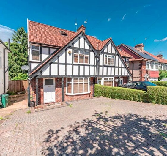 4 Bedroom Semi Detached House To Rent In Farm Road, Edgware, HA8