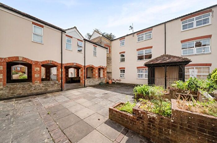 1 Bedroom Flat For Sale In Vineys Yard, Bruton, Somerset, BA10