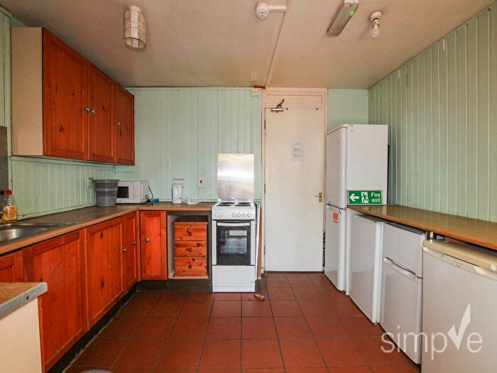 5 Bedroom Property To Rent In Curran Close, Uxbridge, Middlesex, UB8