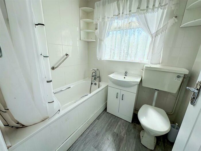3 Bedroom Chalet For Sale In St. Christophers Way, Jaywick, Village, CO15