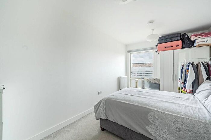 2 Bedroom Flat For Sale In Edgware Road, Colindale, London, NW9