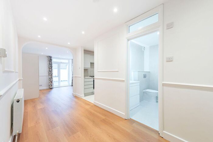 Studio To Rent In Craven Terrace, Bayswater, London, W2