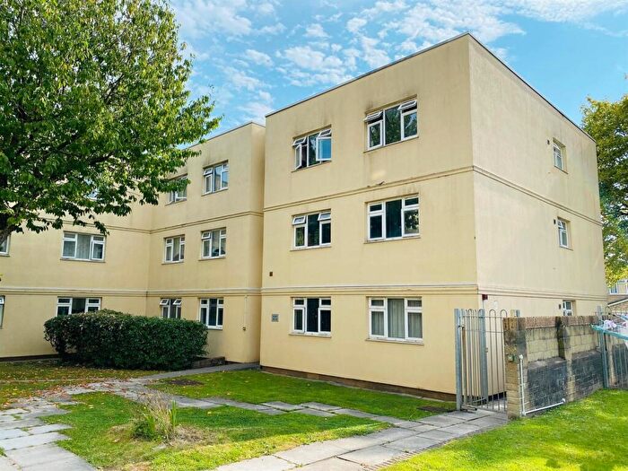 2 Bedroom Flat For Sale In Knightstone Place, Hencliffe Way, Hanham, Bristol, BS15