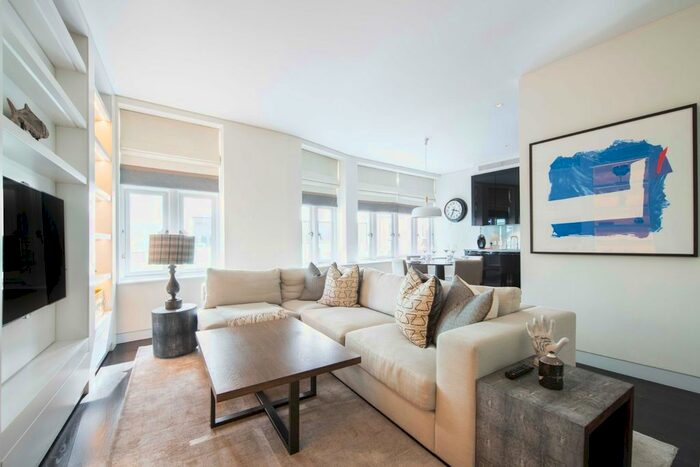 2 Bedroom Flat To Rent In Duke Street, London, W1K