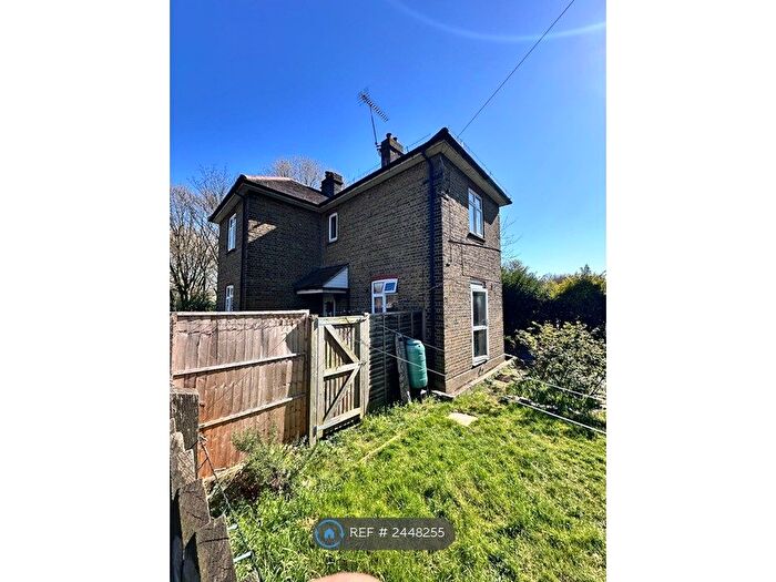 3 Bedroom Detached House To Rent In Lea Bridge Road, London, E5