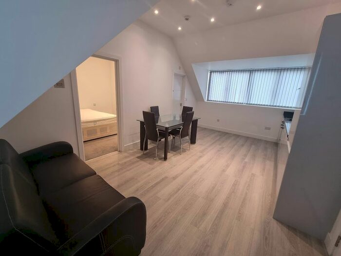 1 Bedroom Flat To Rent In Waterstone House, Crystal Palace, Upper Norwood, SE19