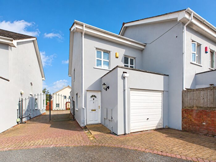 3 Bedroom End Terrace House For Sale In Petitor Road, St. Marychurch, Torquay, TQ1