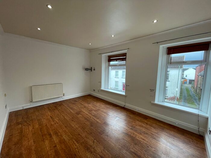 3 Bedroom Terraced House To Rent In Llewelyn Street, Swansea, SA2