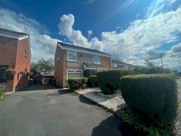 3 Bedroom Semi-Detached House To Rent In Lichfield Avenue, Tyldesley, Manchester, M29