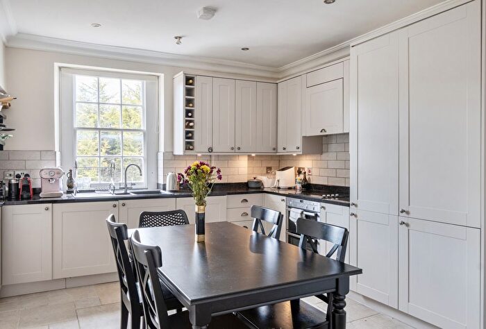 3 Bedroom Flat For Sale In St. James's Parade, Bath, Somerset, BA1
