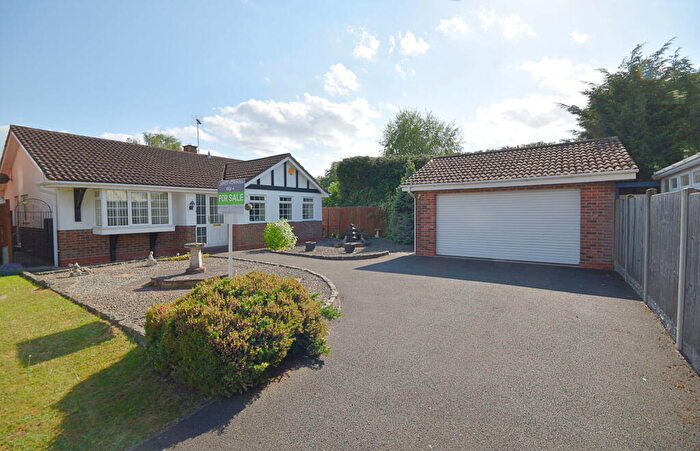 3 Bedroom Detached Bungalow For Sale In Longbow Close, Stretton, Burton-on-trent, DE13