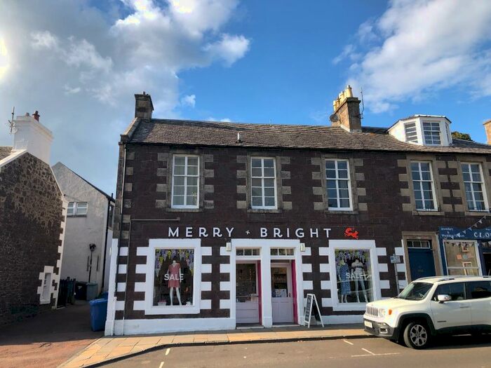 3 Bedroom Flat To Rent In High Street, Biggar, ML12