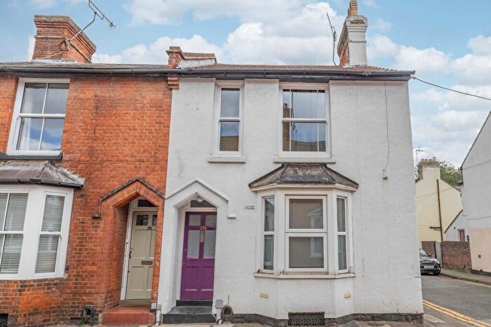 1 Bedroom Flat For Sale In York Road, Canterbury, Kent, CT1