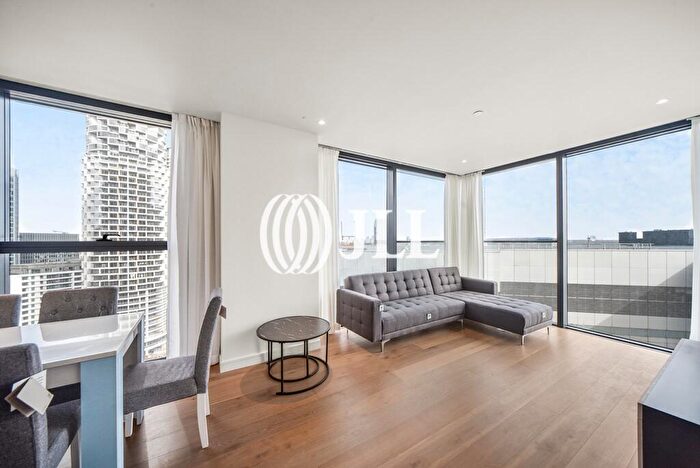 2 Bedroom Flat For Sale In South Quay Plaza, London, E14
