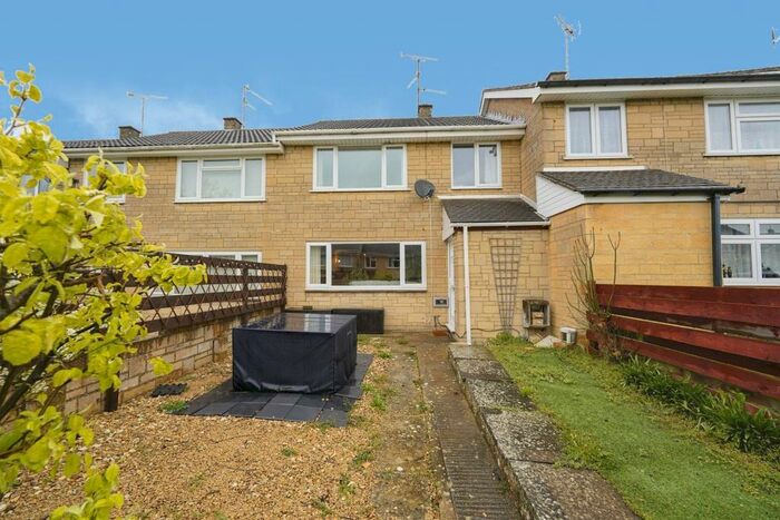3 Bedroom Property To Rent In Crabtree Lane, Cirencester, GL7