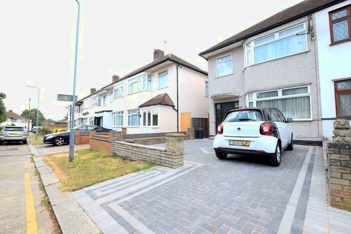 3 Bedroom End Of Terrace House To Rent In Franklyn Gardens, Hainault, IG6