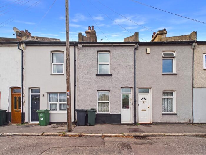 2 Bedroom Terraced House For Sale In King Edward Road, Greenhithe, Kent, DA9