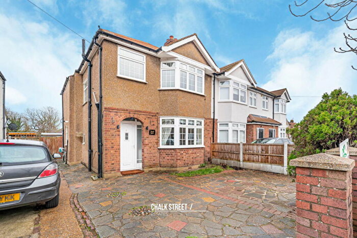 3 Bedroom Semi-Detached House For Sale In Helmsdale Road, Romford, RM1