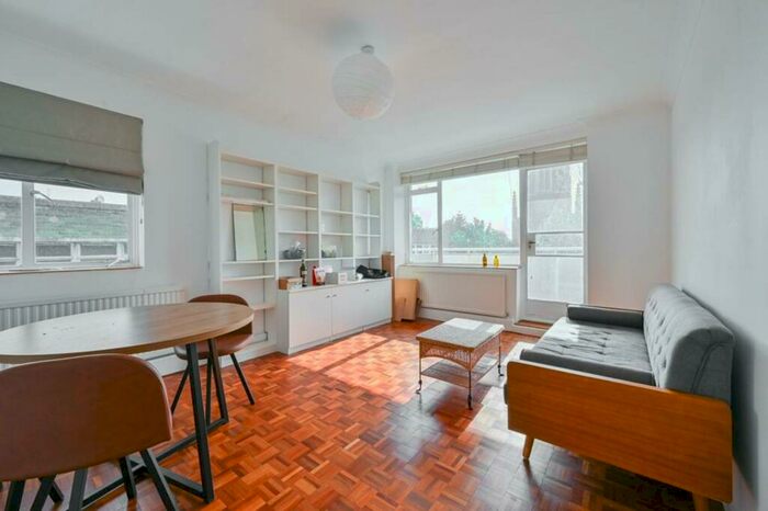 2 Bedroom Flat To Rent In ..Pemberton Gardens, Upper Holloway, London, N19