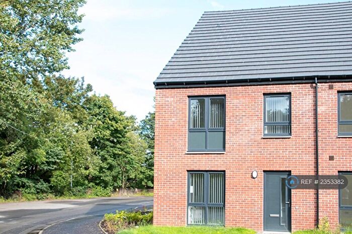 5 Bedroom Semi-Detached House To Rent In Shawholm Crescent, Glasgow, G43
