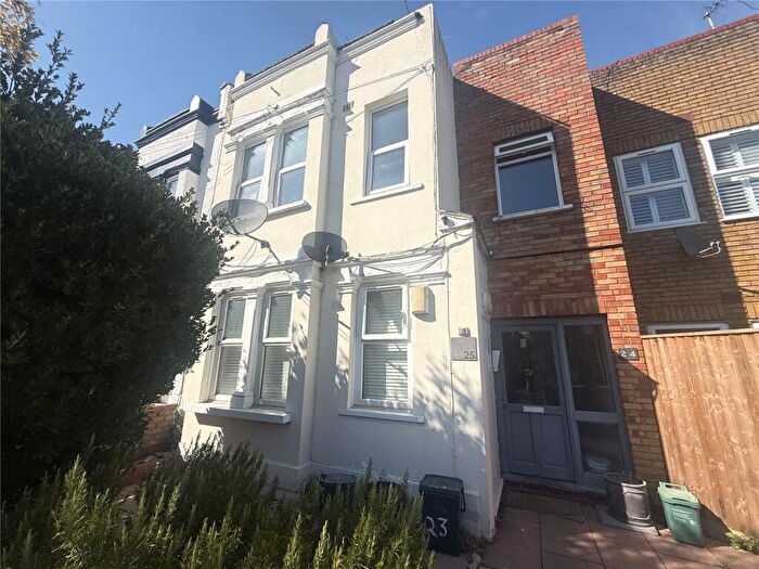 1 Bedroom Apartment To Rent In Eleanor Road, London, N11