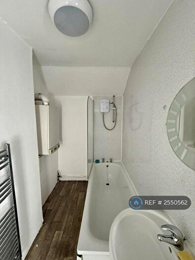 2 Bedroom Flat To Rent In Cardiff, Cardiff, CF24