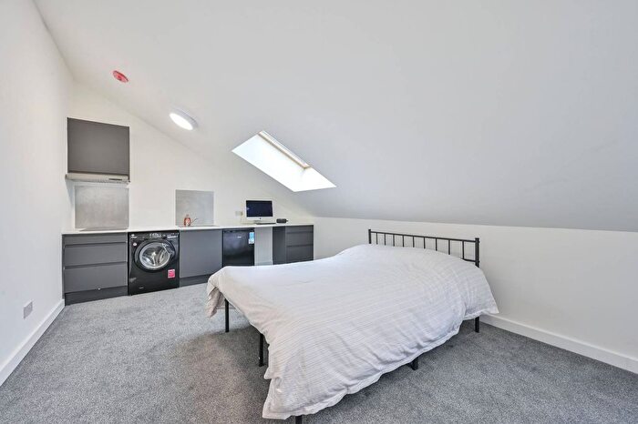 Studio To Rent In Deer Park Road, Merton, Wimbledon, SW19