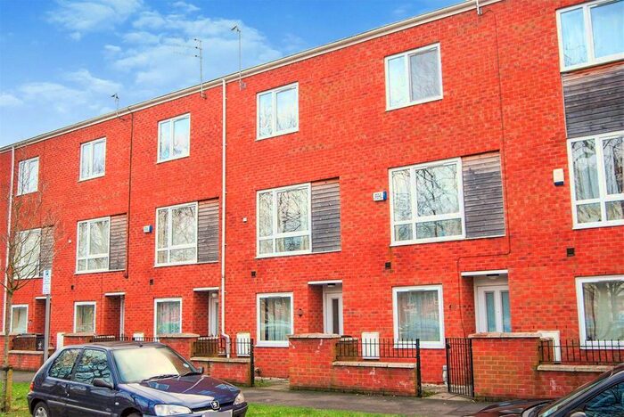 4 Bedroom Terraced House To Rent In Lauderdale Crescent, Manchester, M13