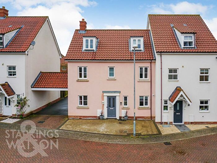 5 Bedroom Semi-Detached House To Rent In Petunia Court, Wymondham, NR18
