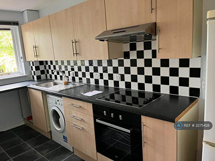 1 Bedroom Flat To Rent In Pettingrew Close, Walnut Tree, Milton Keynes, MK7