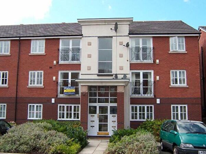 2 Bedroom Apartment To Rent In Alexandra Court, L3