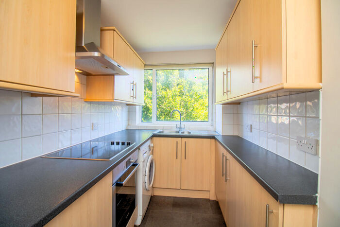 3 Bedroom Apartment To Rent In Eaton Manor, The Drive, East Sussex, BN3