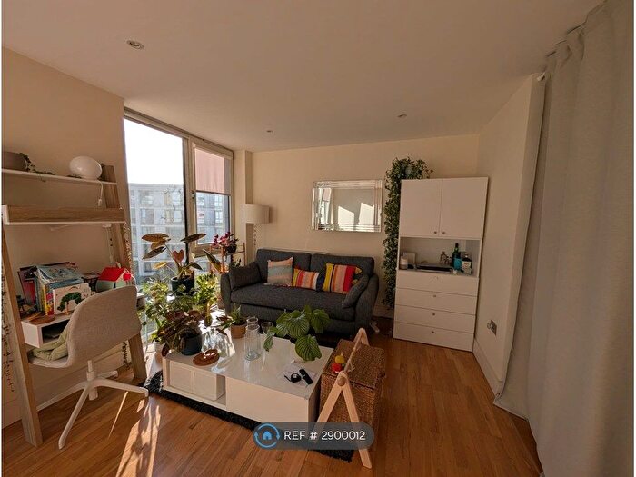 1 Bedroom Flat To Rent In Causton House, London, SW9